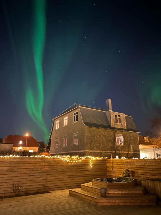Lovely Studio Apartment With Hot Tub Reykjavík Dış mekan fotoğraf